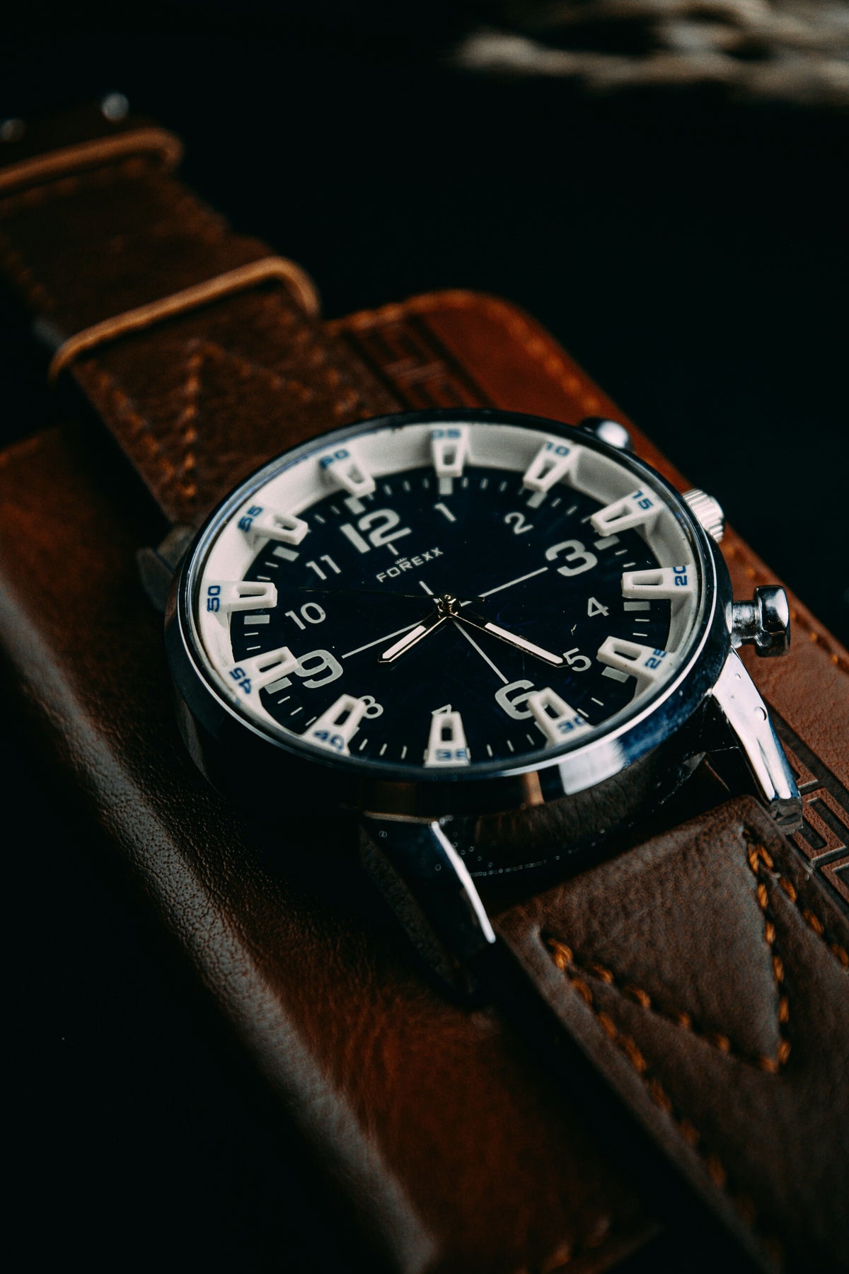 Collection de montres classiques avec bracelet en cuir