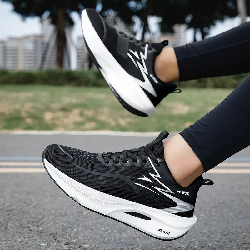 Chaussures de sport décontractées pour hommes et femmes, baskets respirantes légères en maille noire pour l'extérieur, chaussures de course athlétiques, chaussures de marche
